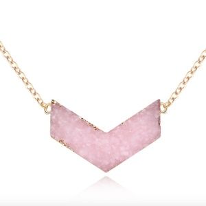 V-shaped Pink resin druzy gold plated necklace
